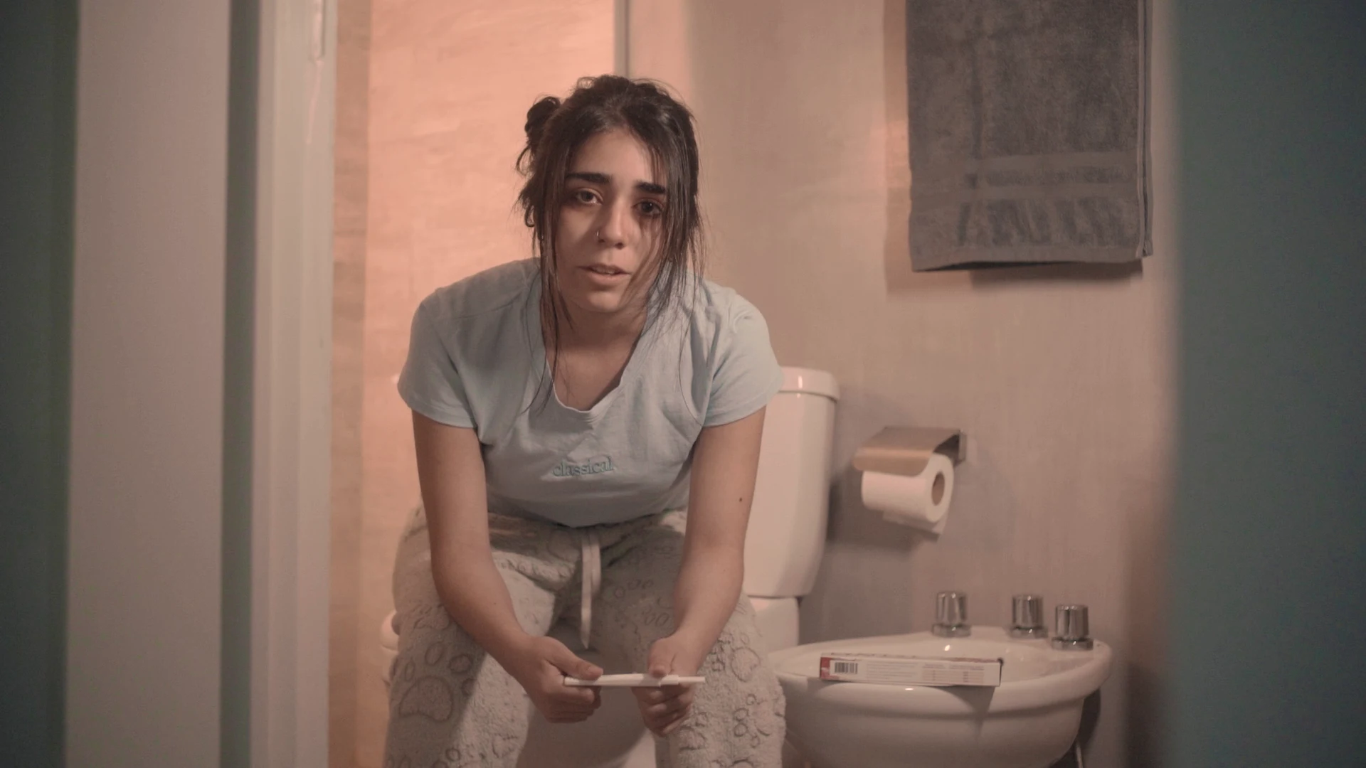 Fotograma del spot Desmitificando el embarazo adolescente